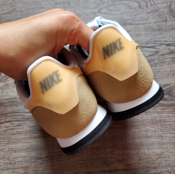 NEW Nike V. Love O.X. - Picture 6 of 8